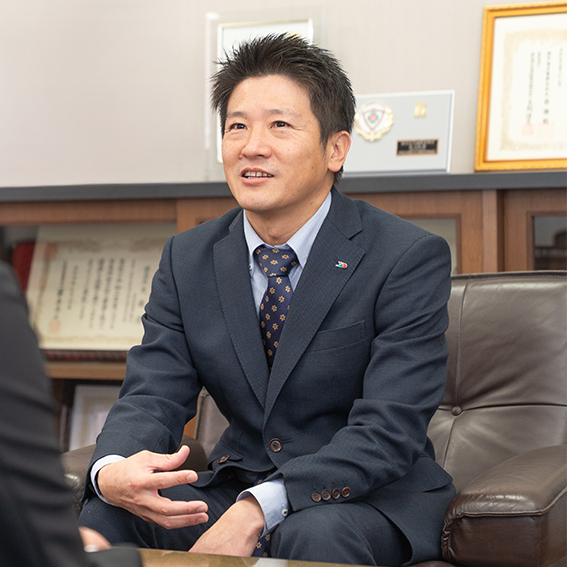 代表取締役社長　山内 隆弘